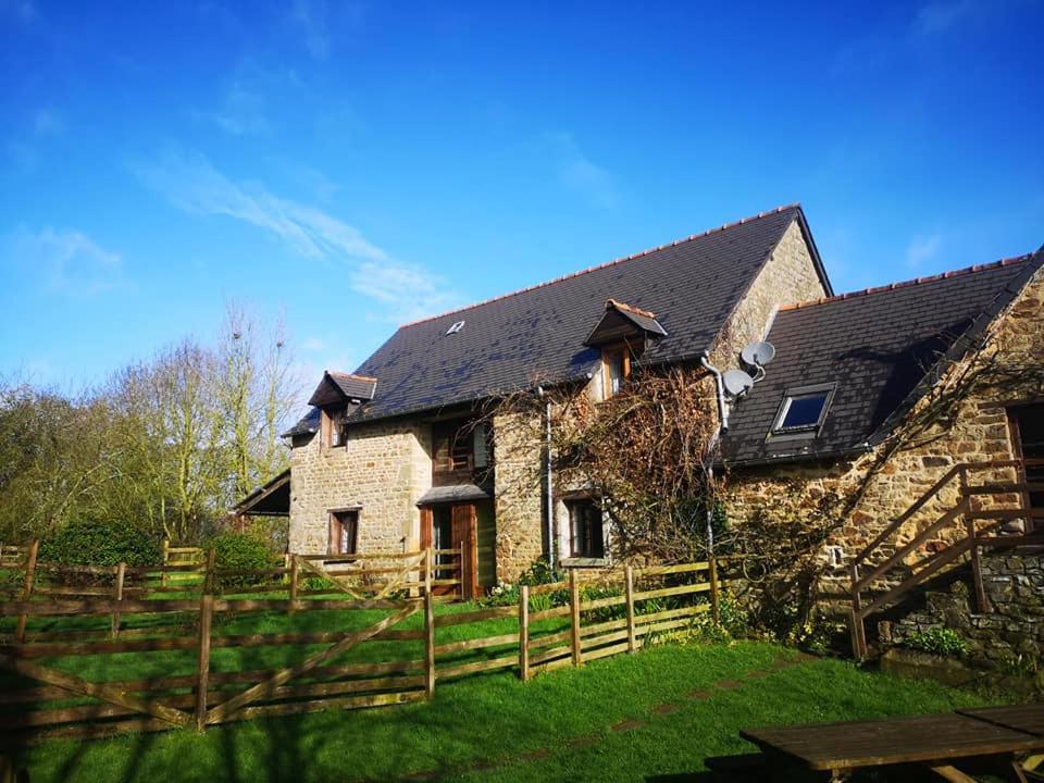Chambres D'Hotes Ferme De La Baie Roz sur Couesnon Bagian luar foto