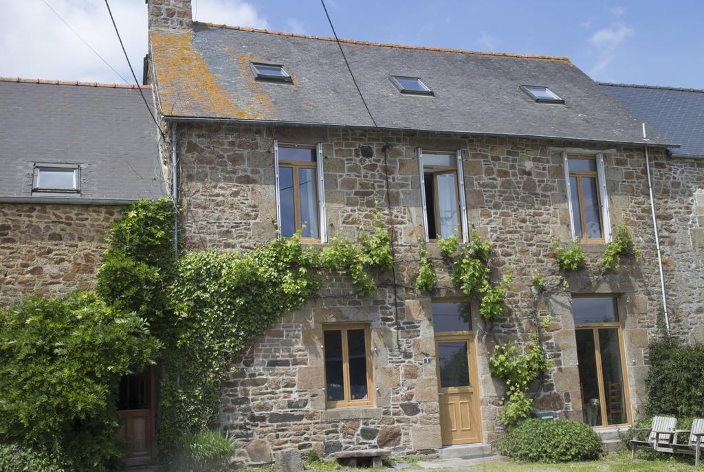 Chambres D'Hotes Ferme De La Baie Roz sur Couesnon Bagian luar foto